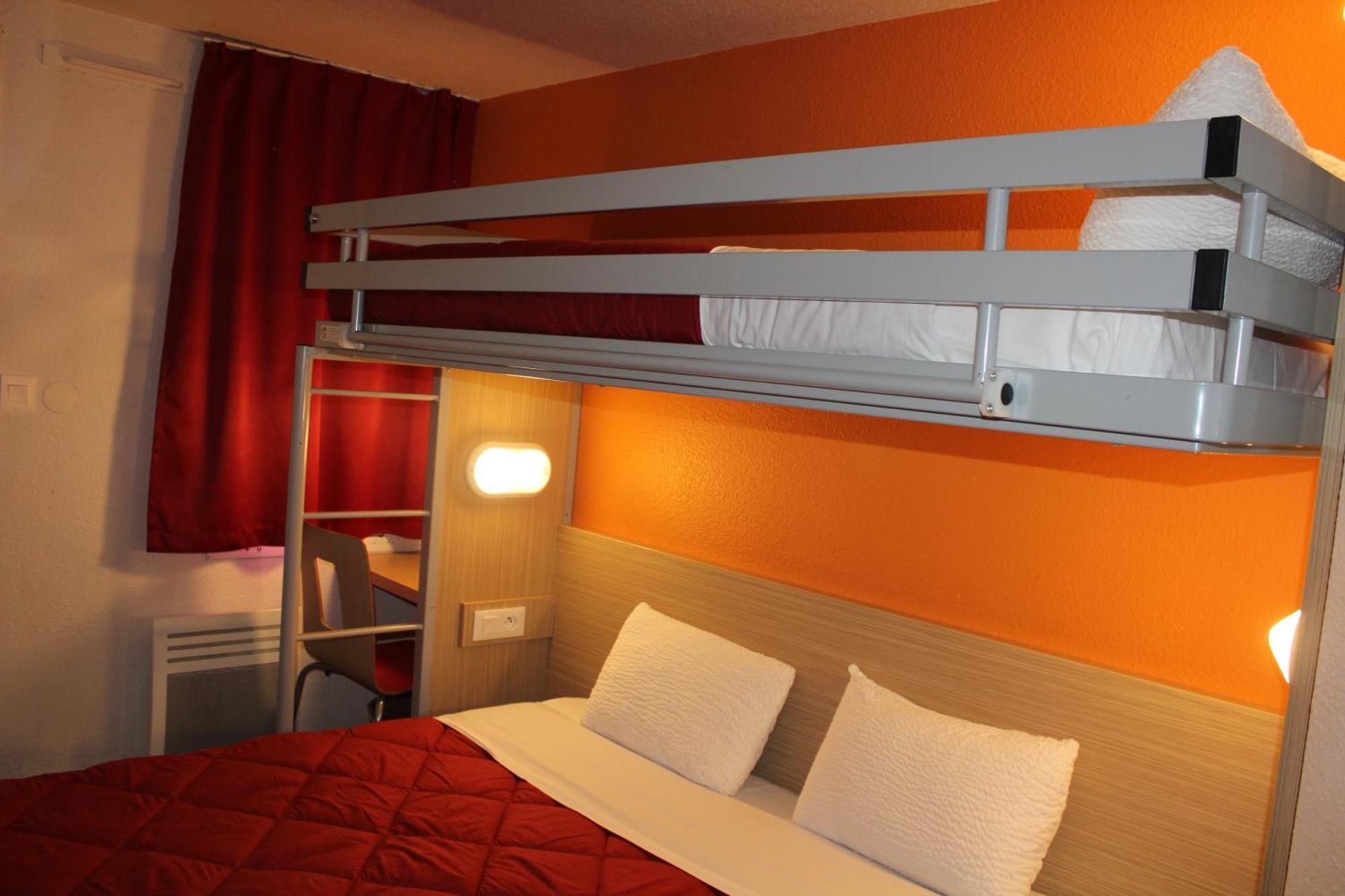 Premiere Classe St Quentin En Yvelines Elancourt Trappes Exteriér fotografie
