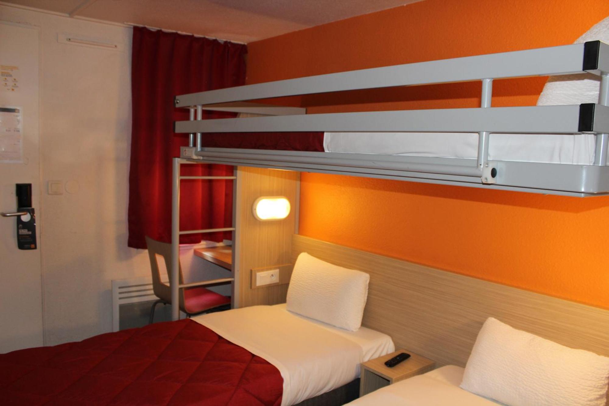 Premiere Classe St Quentin En Yvelines Elancourt Trappes Exteriér fotografie