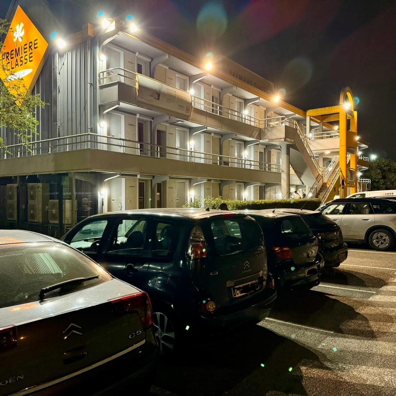 Premiere Classe St Quentin En Yvelines Elancourt Trappes Exteriér fotografie