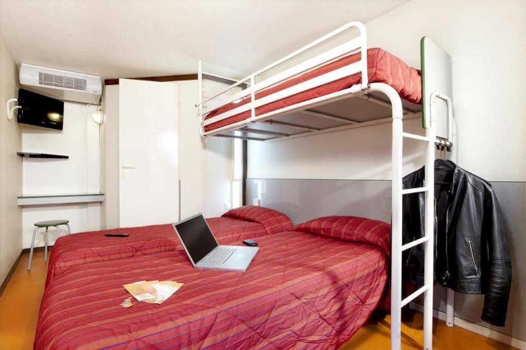 Premiere Classe St Quentin En Yvelines Elancourt Trappes Exteriér fotografie