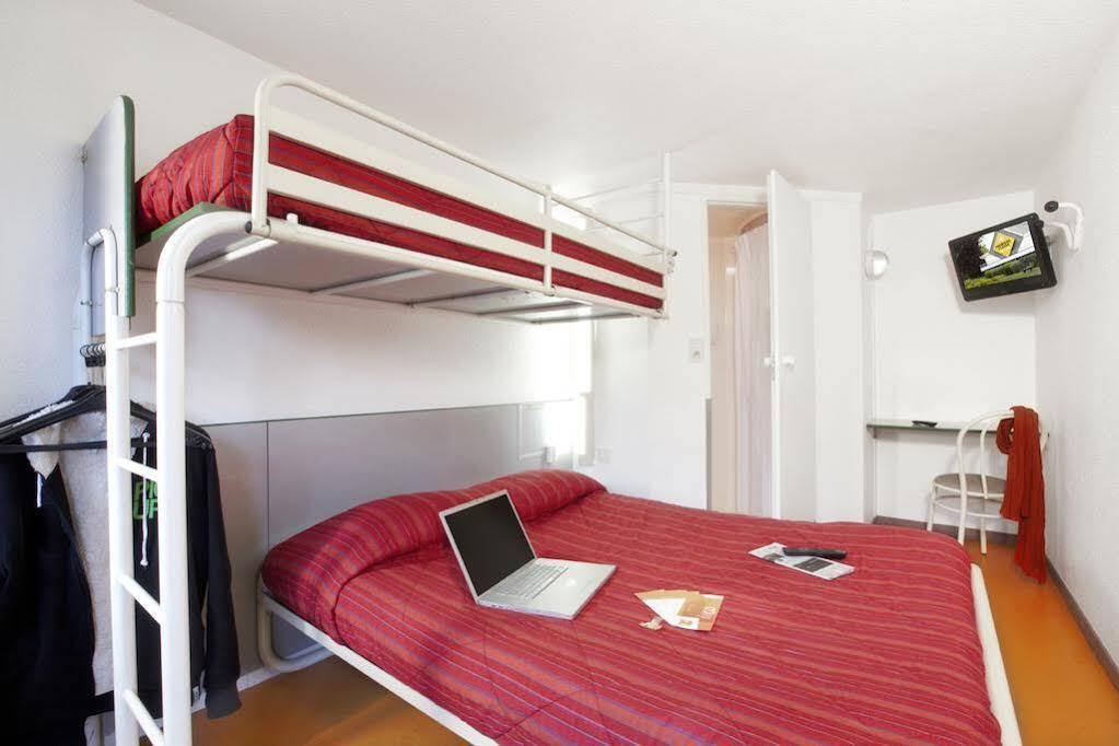Premiere Classe St Quentin En Yvelines Elancourt Trappes Exteriér fotografie